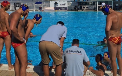 David Martín encara ha de descartar quatre waterpolistes abans d'arribar a Budapest | RFEN